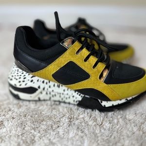 Steve Madden Sneakers